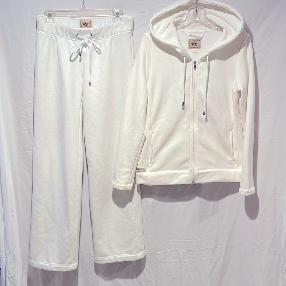 UGG Off white sweatsuit